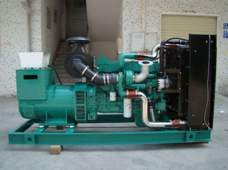 阿勒泰1100kw康明斯柴油发电机组